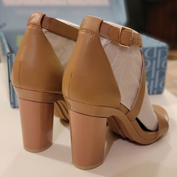 Pashion Convertable Heels - Picture 7 of 10